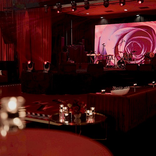 Hayes Mansion San Jose, Curio Collection by Hilton